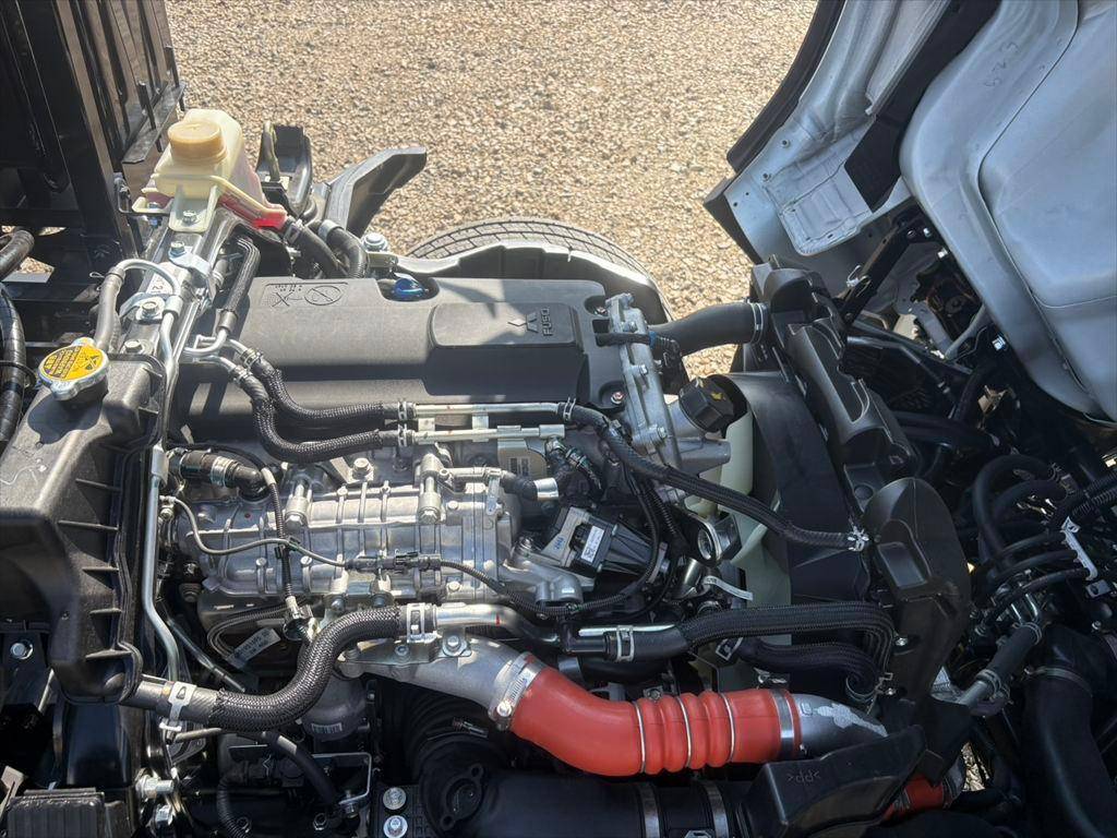 三菱ふそうキャンターコンテナ専用車小型（2t・3t）[写真19]