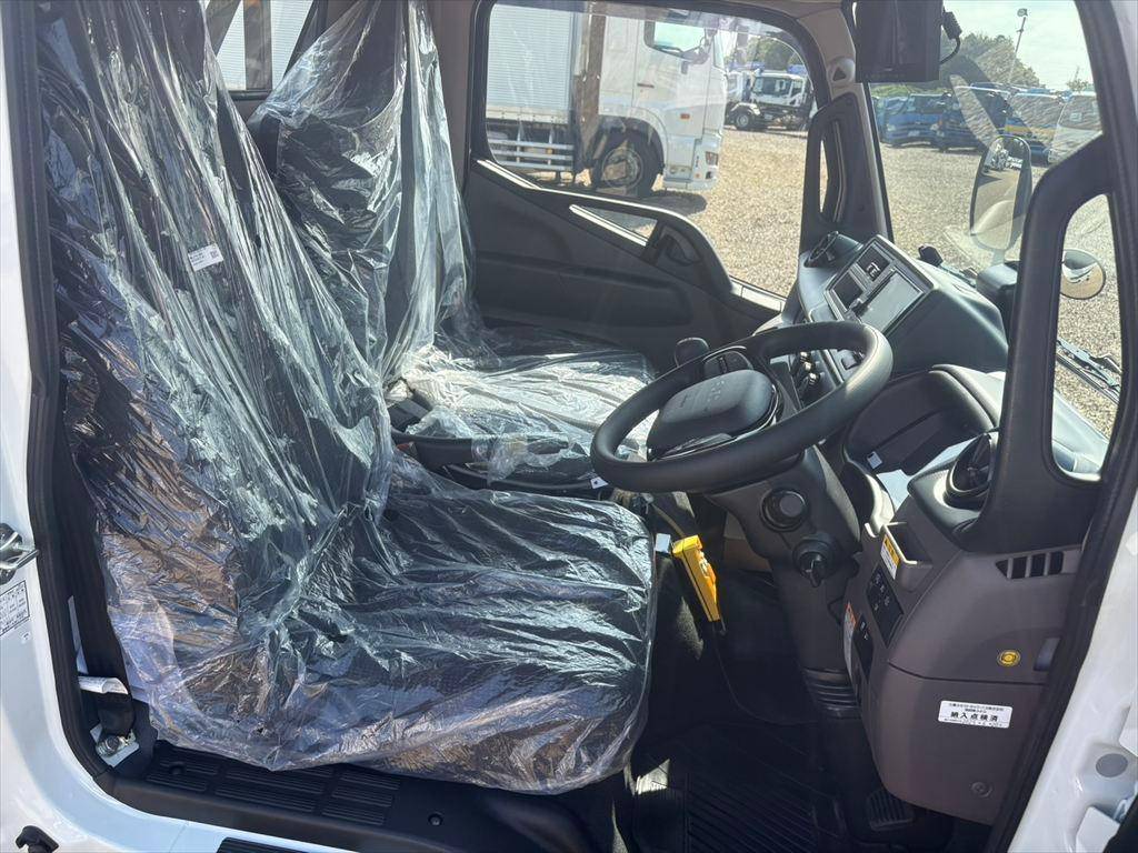 三菱ふそうキャンターコンテナ専用車小型（2t・3t）[写真20]