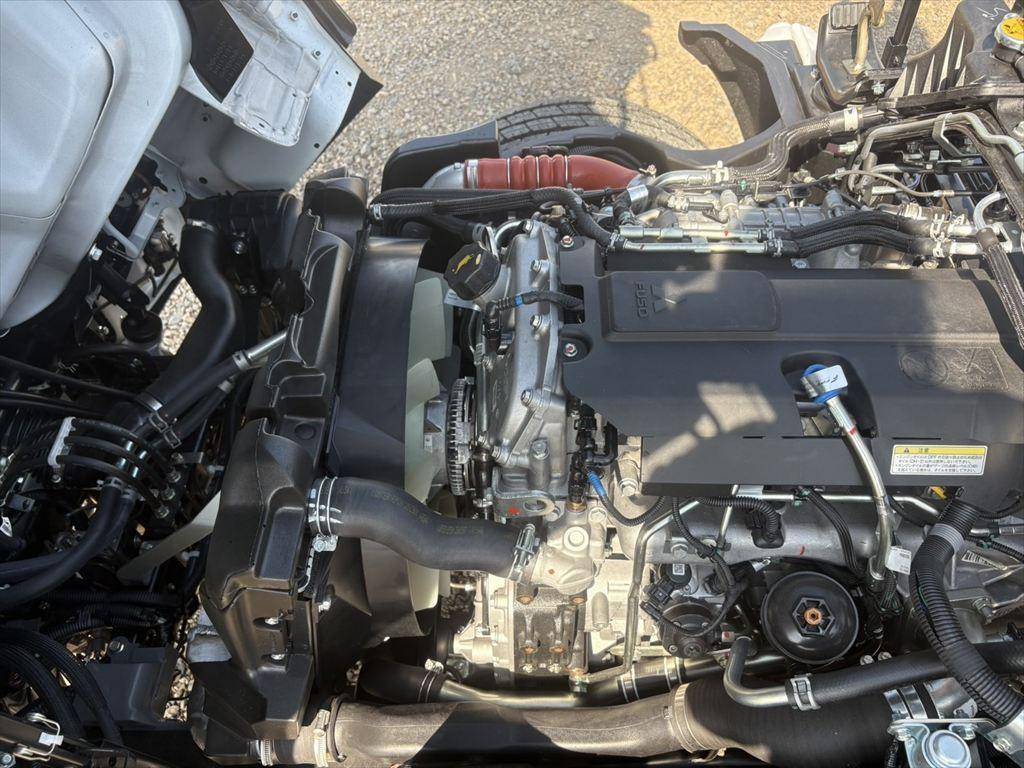 三菱ふそうキャンターコンテナ専用車小型（2t・3t）[写真19]