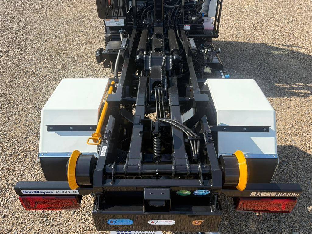 三菱ふそうキャンターコンテナ専用車小型（2t・3t）[写真08]