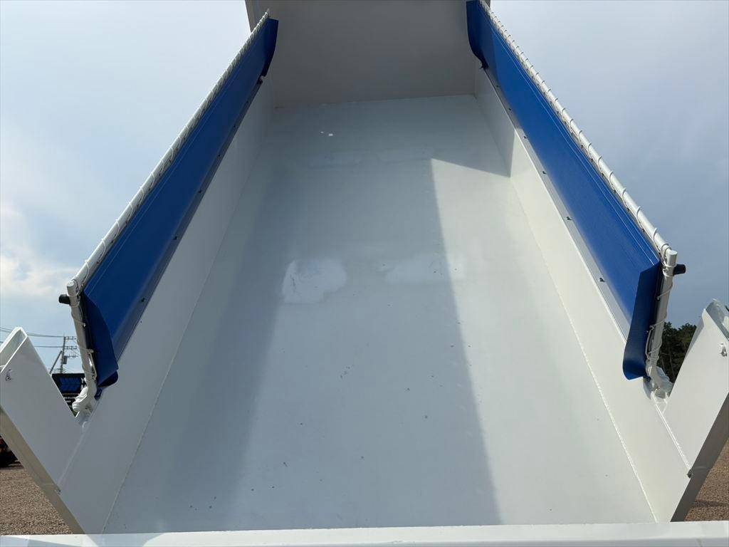 三菱ふそうスーパーグレートダンプ大型（10t）[写真08]