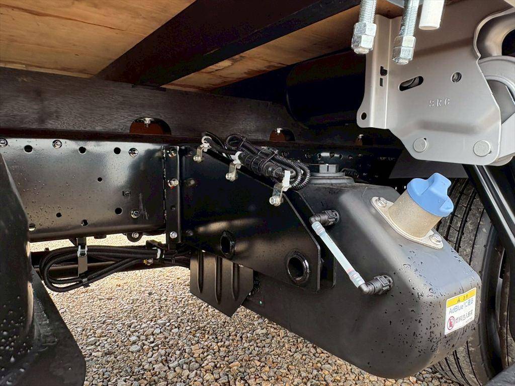 三菱ふそうファイタークレーン4段中型（4t）[写真13]