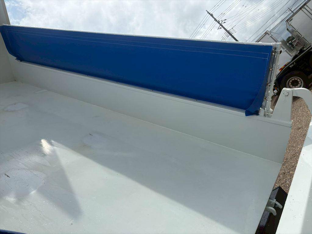 三菱ふそうスーパーグレートダンプ大型（10t）[写真10]