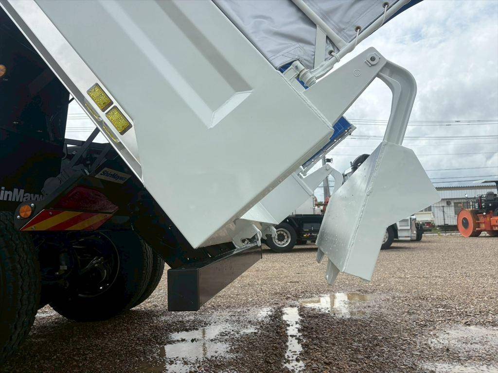 三菱ふそうスーパーグレートダンプ大型（10t）[写真12]