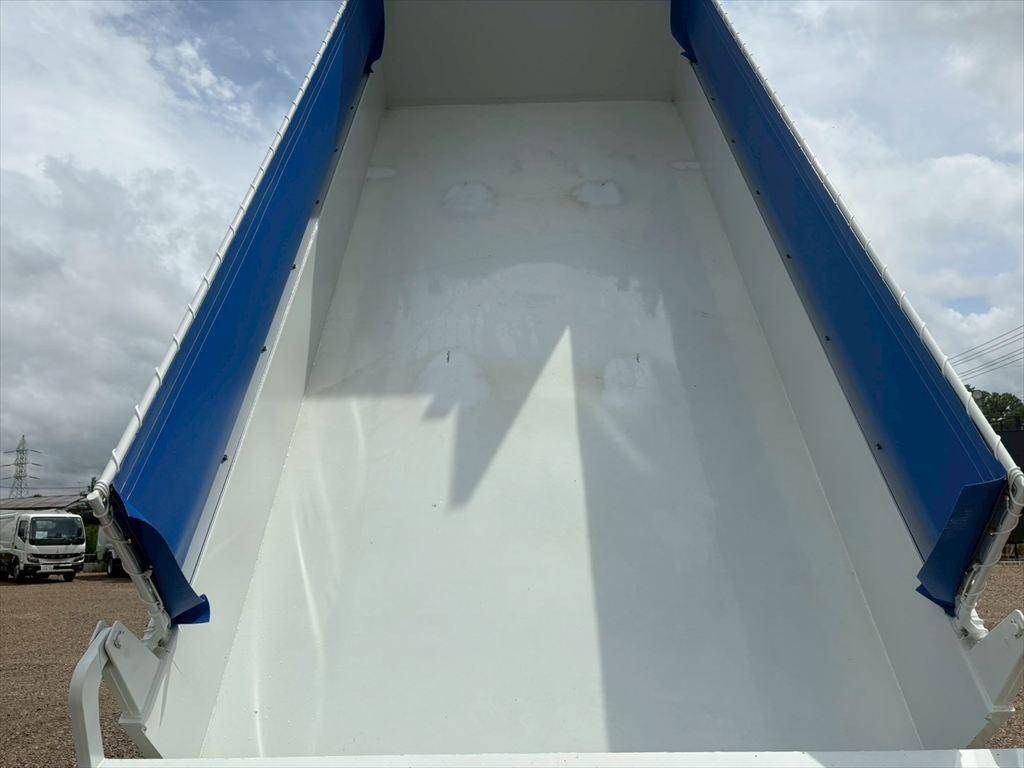 三菱ふそうスーパーグレートダンプ大型（10t）[写真08]