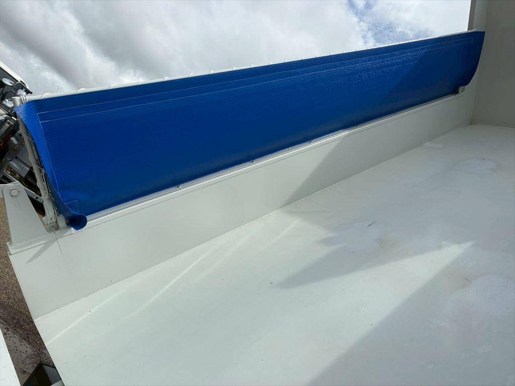 三菱ふそうスーパーグレートダンプ大型（10t）[写真09]