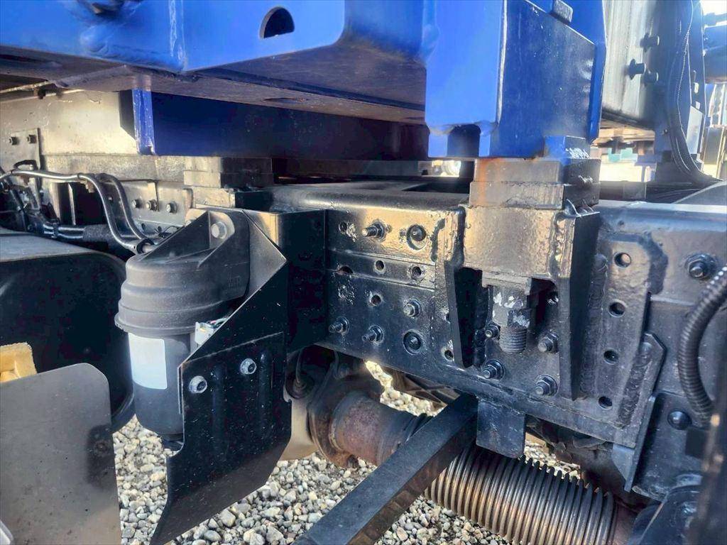 三菱ふそうキャンタークレーン4段小型（2t・3t）[写真11]