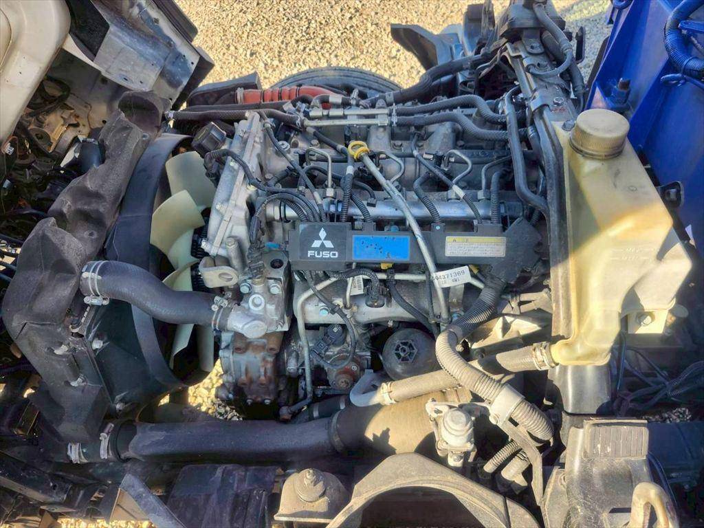 三菱ふそうキャンタークレーン4段小型（2t・3t）[写真13]