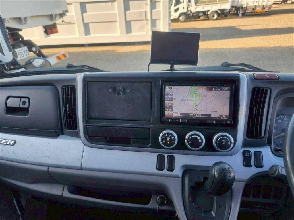 三菱ふそうキャンタークレーン4段小型（2t・3t）[写真17]