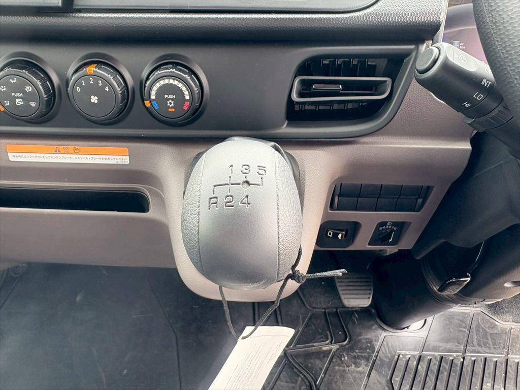 三菱ふそうキャンタークレーン4段小型（2t・3t）[写真19]