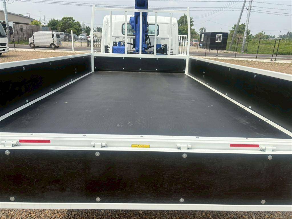 三菱ふそうキャンタークレーン4段小型（2t・3t）[写真07]