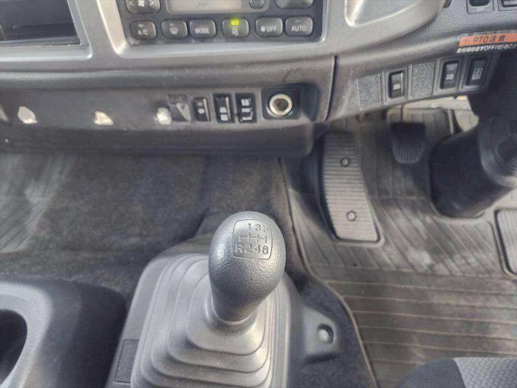 日野レンジャークレーン6段増トン（6t・8t）[写真21]