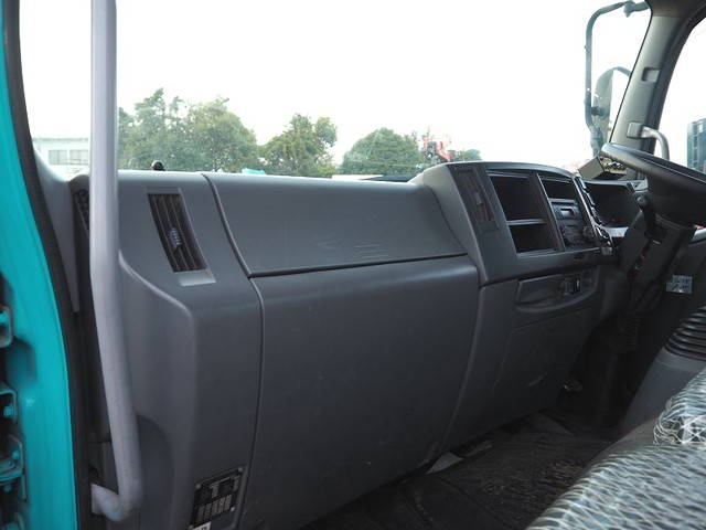 いすゞフォワードパッカー車（塵芥車）中型（4t）[写真33]