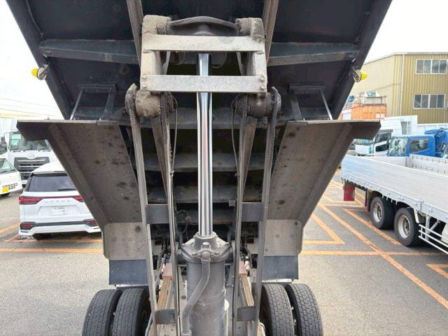 UDトラックスコンドル深ダンプ（土砂禁ダンプ）増トン（6t・8t）[写真13]