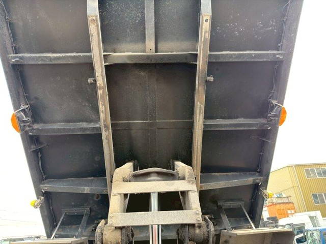 UDトラックスコンドル深ダンプ（土砂禁ダンプ）増トン（6t・8t）[写真14]