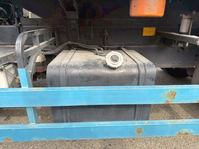 UDトラックスコンドル深ダンプ（土砂禁ダンプ）増トン（6t・8t）[写真19]