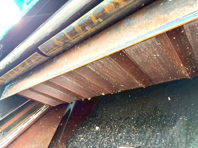 いすゞフォワードパッカー車（塵芥車）中型（4t）[写真13]