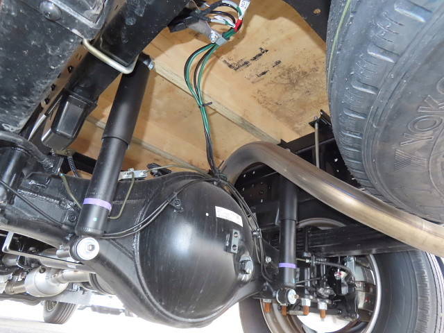 三菱ふそうキャンター平ボディ小型（2t・3t）[写真10]