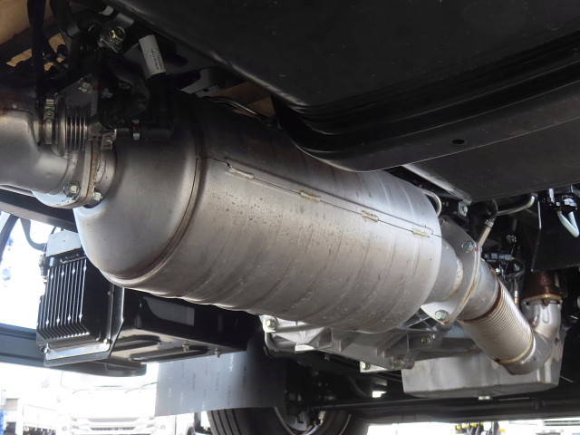 三菱ふそうキャンター平ボディ小型（2t・3t）[写真11]