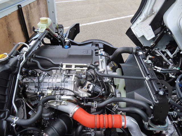 三菱ふそうキャンター平ボディ小型（2t・3t）[写真14]