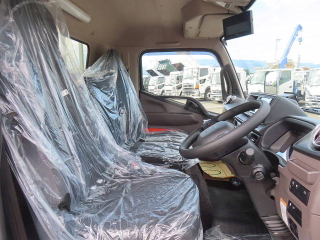 三菱ふそうキャンター平ボディ小型（2t・3t）[写真15]