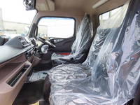 三菱ふそうキャンター平ボディ小型（2t・3t）[写真17]