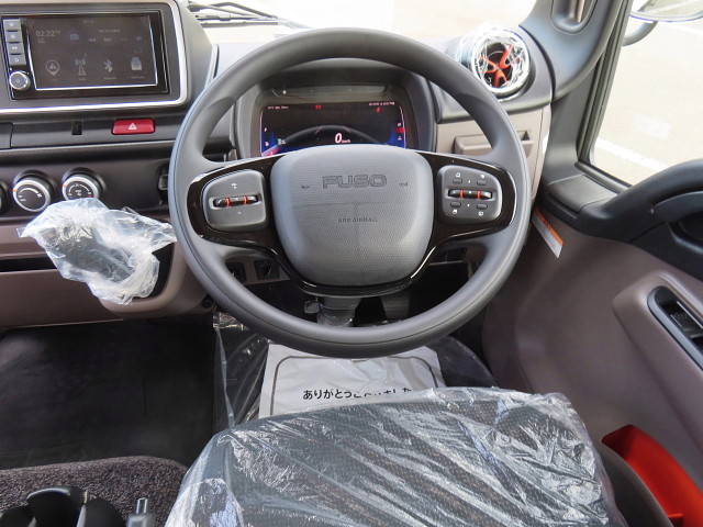 三菱ふそうキャンター平ボディ小型（2t・3t）[写真18]