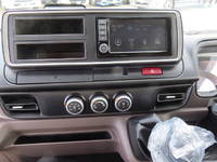 三菱ふそうキャンター平ボディ小型（2t・3t）[写真20]