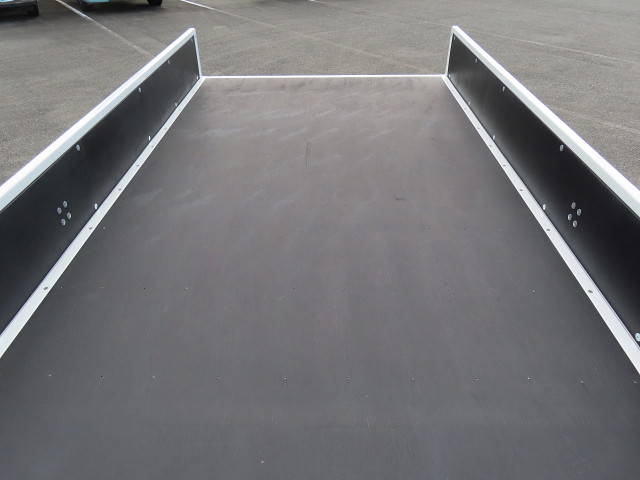 三菱ふそうキャンター平ボディ小型（2t・3t）[写真23]