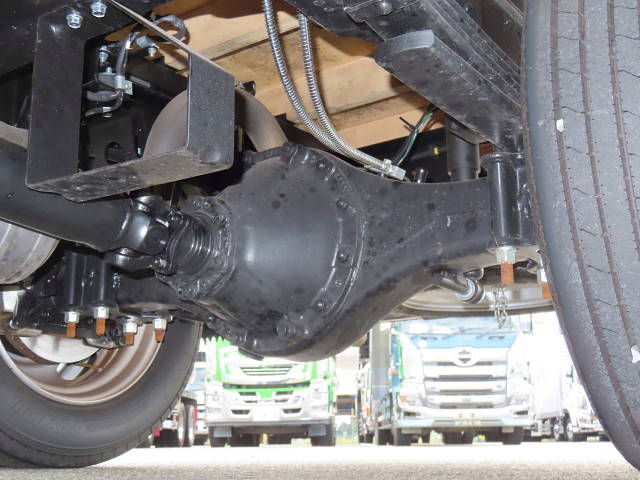 三菱ふそうキャンター平ボディ小型（2t・3t）[写真08]