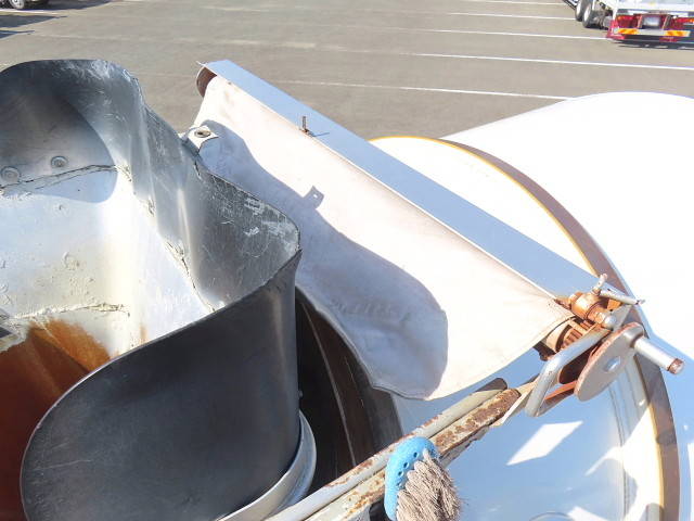 いすゞギガミキサー車（コンクリートミキサー）大型（10t）[写真32]