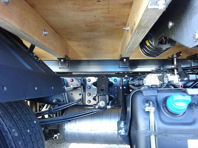 三菱ふそうキャンターセルフクレーン4段小型（2t・3t）[写真12]