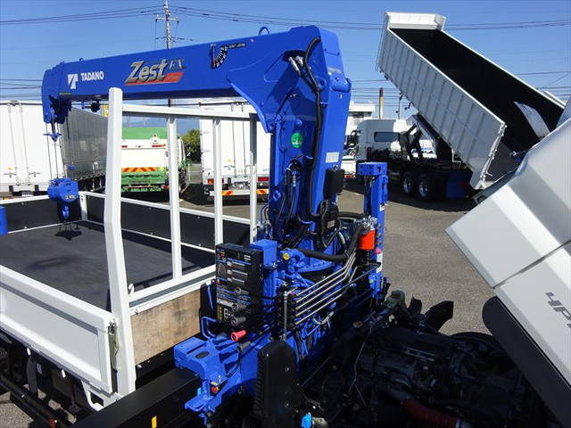 三菱ふそうキャンターセルフクレーン4段小型（2t・3t）[写真30]