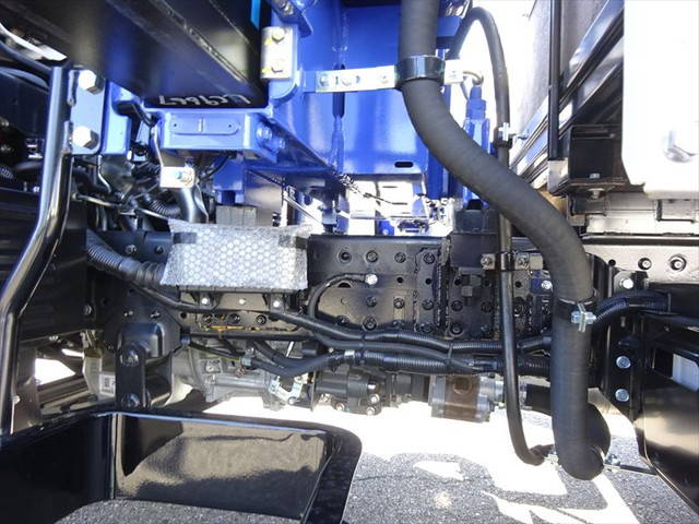 三菱ふそうキャンターセルフクレーン4段小型（2t・3t）[写真07]