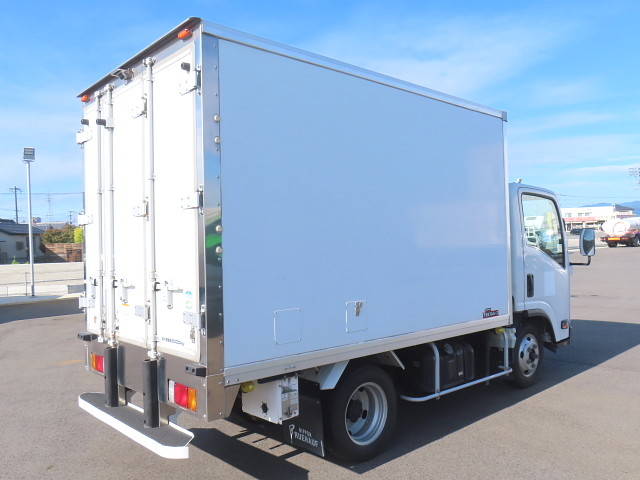 いすゞエルフ冷凍車（冷蔵車）小型（2t・3t）[写真02]