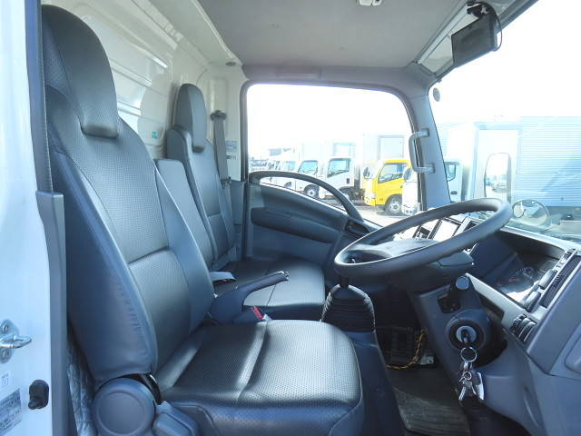 いすゞエルフ冷凍車（冷蔵車）小型（2t・3t）[写真22]