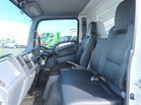 いすゞエルフ冷凍車（冷蔵車）小型（2t・3t）[写真24]