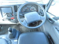 いすゞエルフ冷凍車（冷蔵車）小型（2t・3t）[写真25]