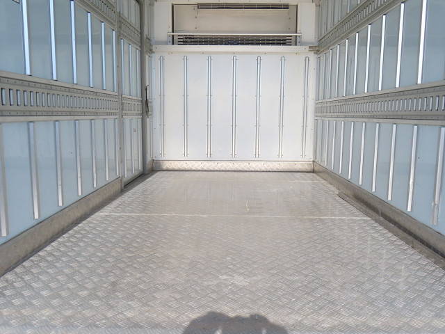 いすゞエルフ冷凍車（冷蔵車）小型（2t・3t）[写真29]