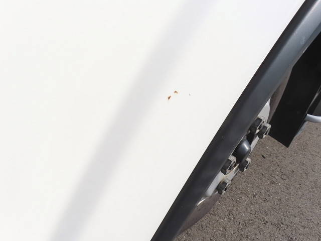 いすゞエルフ冷凍車（冷蔵車）小型（2t・3t）[写真34]