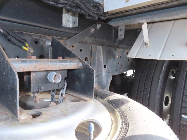 いすゞエルフ冷凍車（冷蔵車）小型（2t・3t）[写真09]