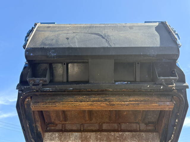 いすゞエルフパッカー車（塵芥車）小型（2t・3t）[写真21]