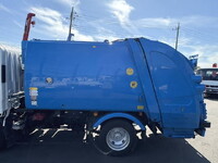 いすゞエルフパッカー車（塵芥車）小型（2t・3t）[写真08]