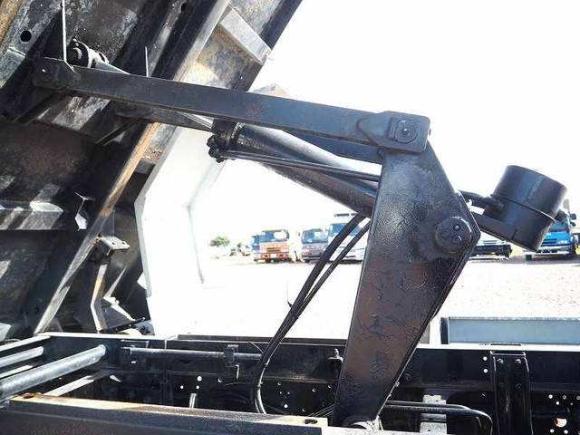 いすゞフォワードダンプ中型（4t）[写真12]