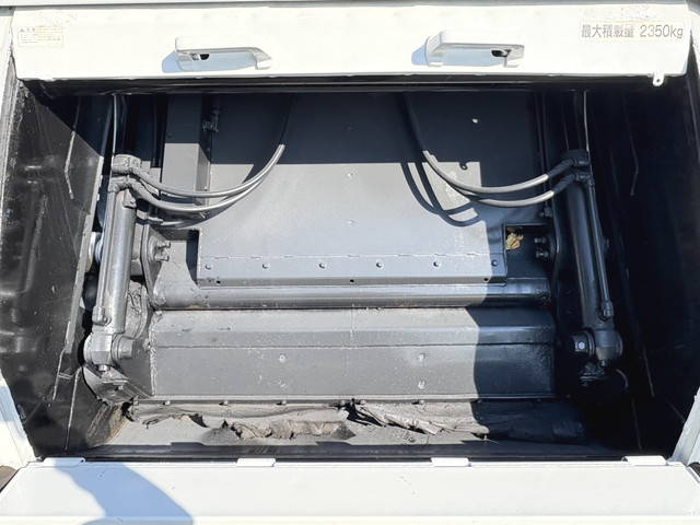 いすゞエルフパッカー車（塵芥車）小型（2t・3t）[写真11]