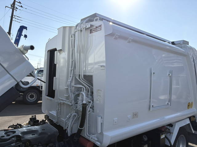 いすゞエルフパッカー車（塵芥車）小型（2t・3t）[写真23]