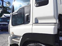 いすゞギガダンプ大型（10t）[写真12]