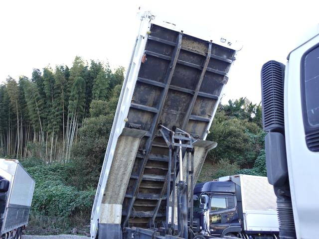 いすゞギガダンプ大型（10t）[写真13]