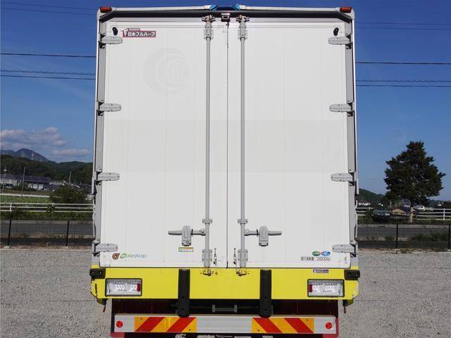 いすゞフォワードアルミウイング中型（4t）[写真02]