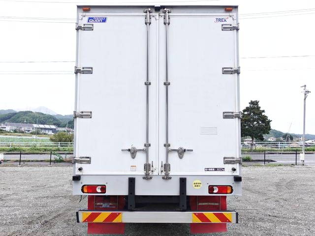 UDトラックスクオンアルミウイング大型（10t）[写真02]